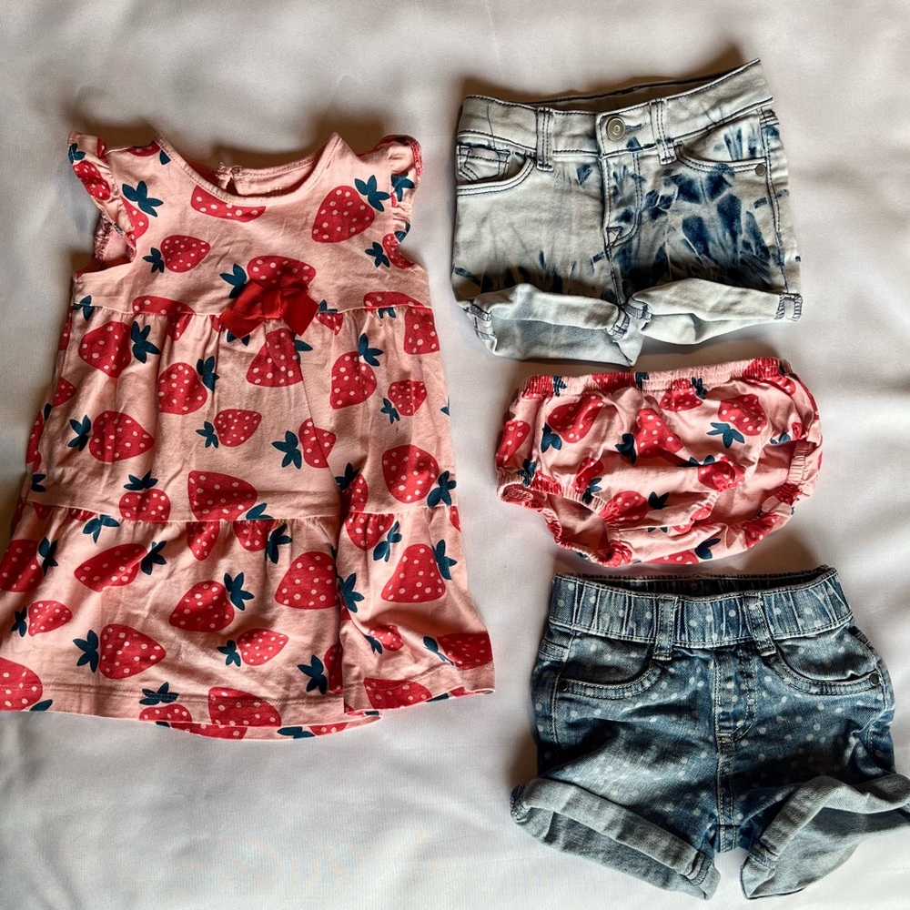 Summer lot, floral and jeans = beautiful summer